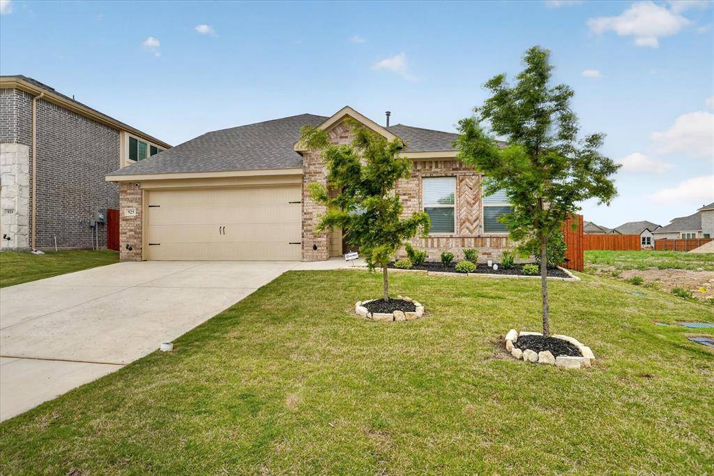 925 Creekhollow Drive, Godley, TX 76044