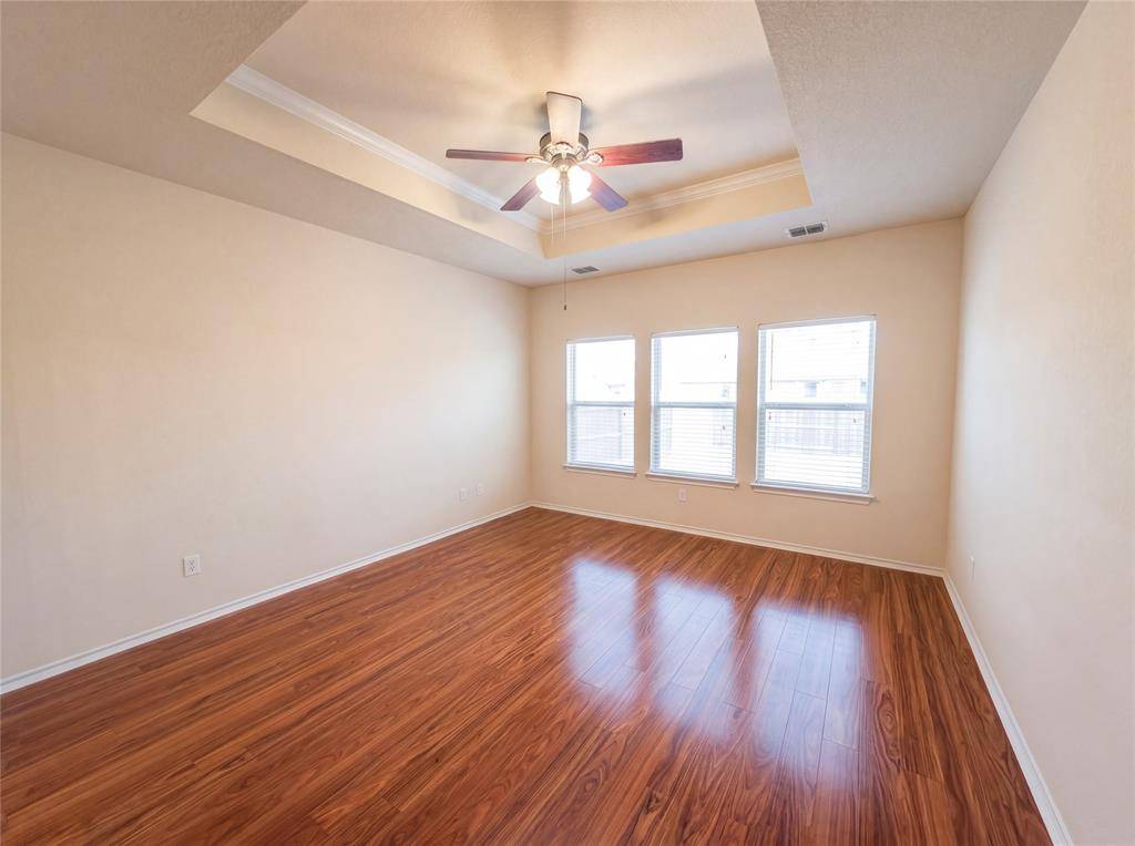 9816 Mullins Crossing Drive, Fort Worth, TX 76126