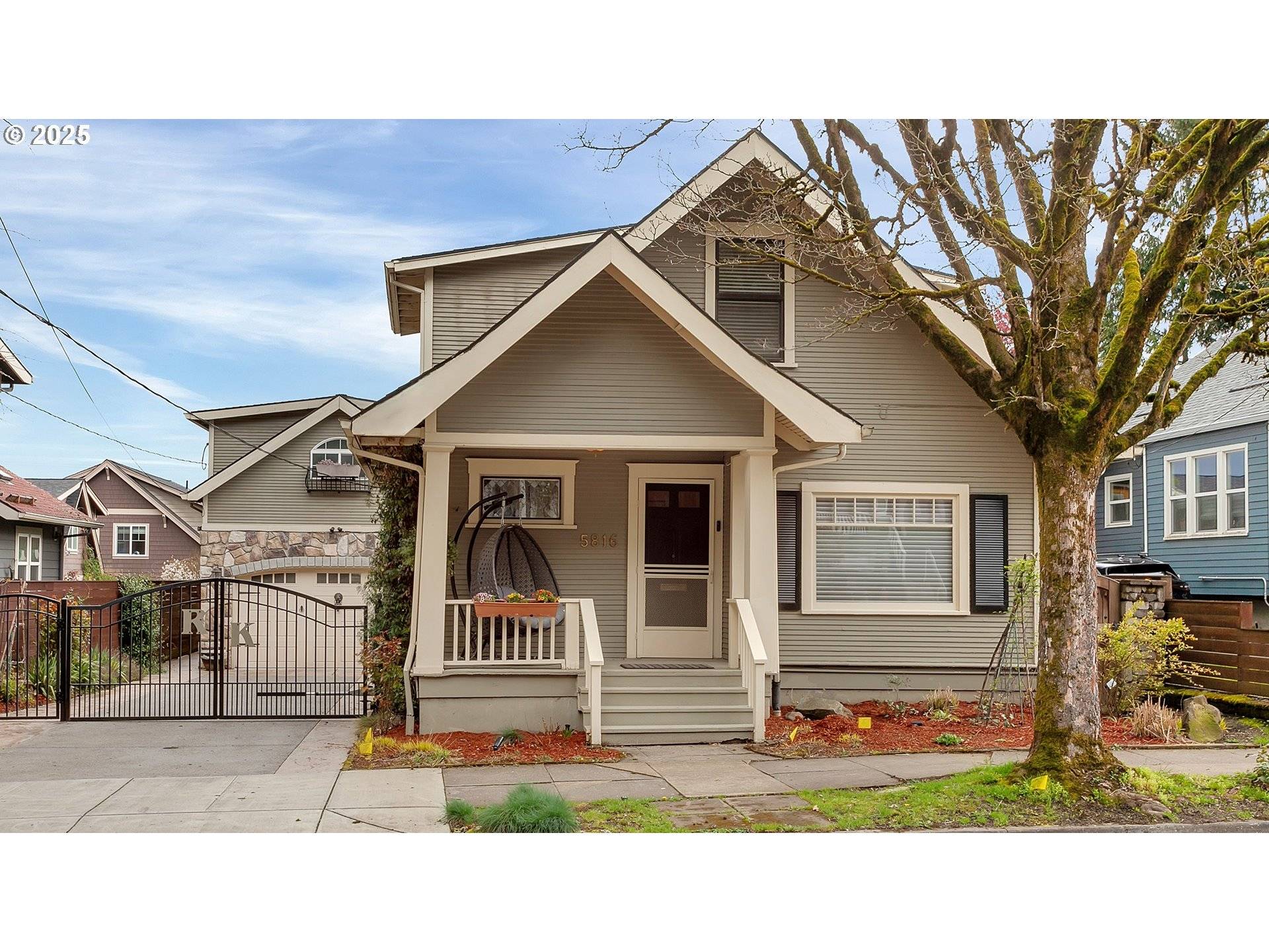 5816 S CORBETT AVE, Portland, OR 97239