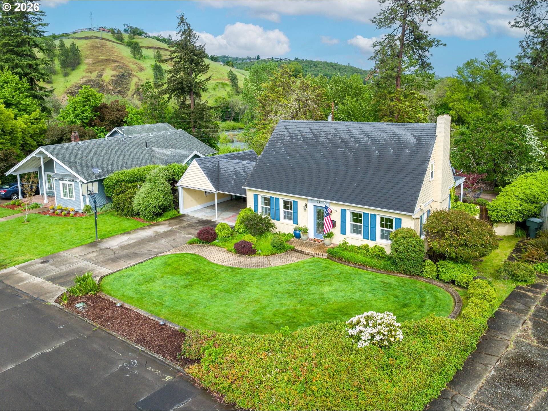 347 W RIVERSIDE DR, Roseburg, OR 97470