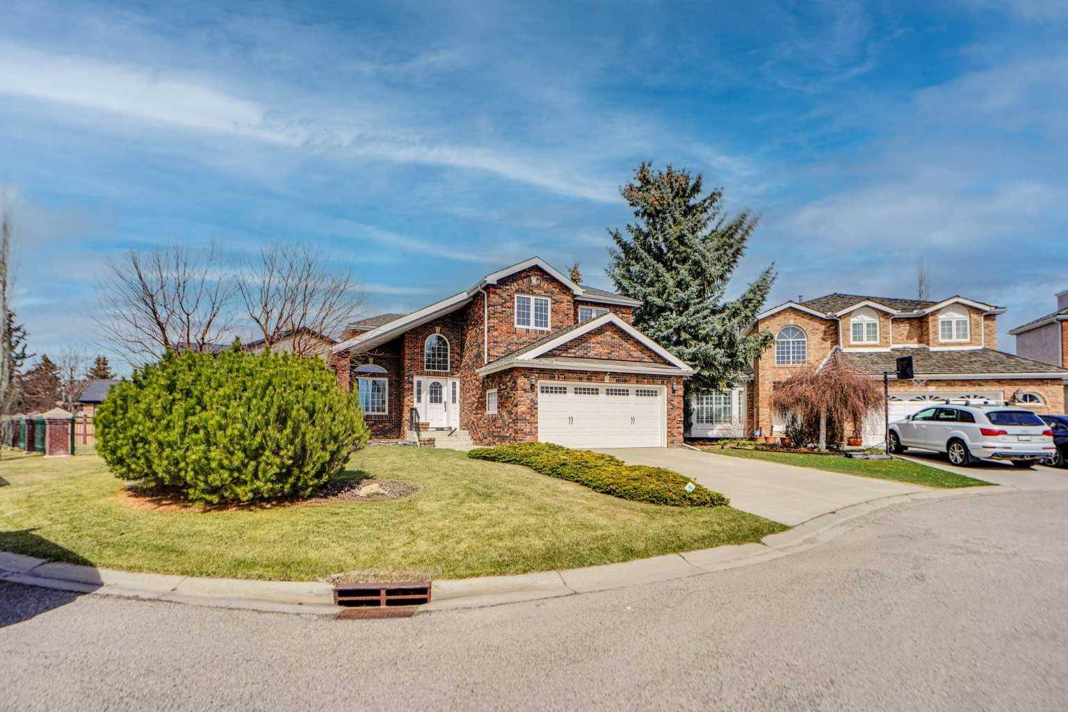 1408 Christie Knoll GN SW, Calgary, AB T3H 2R7