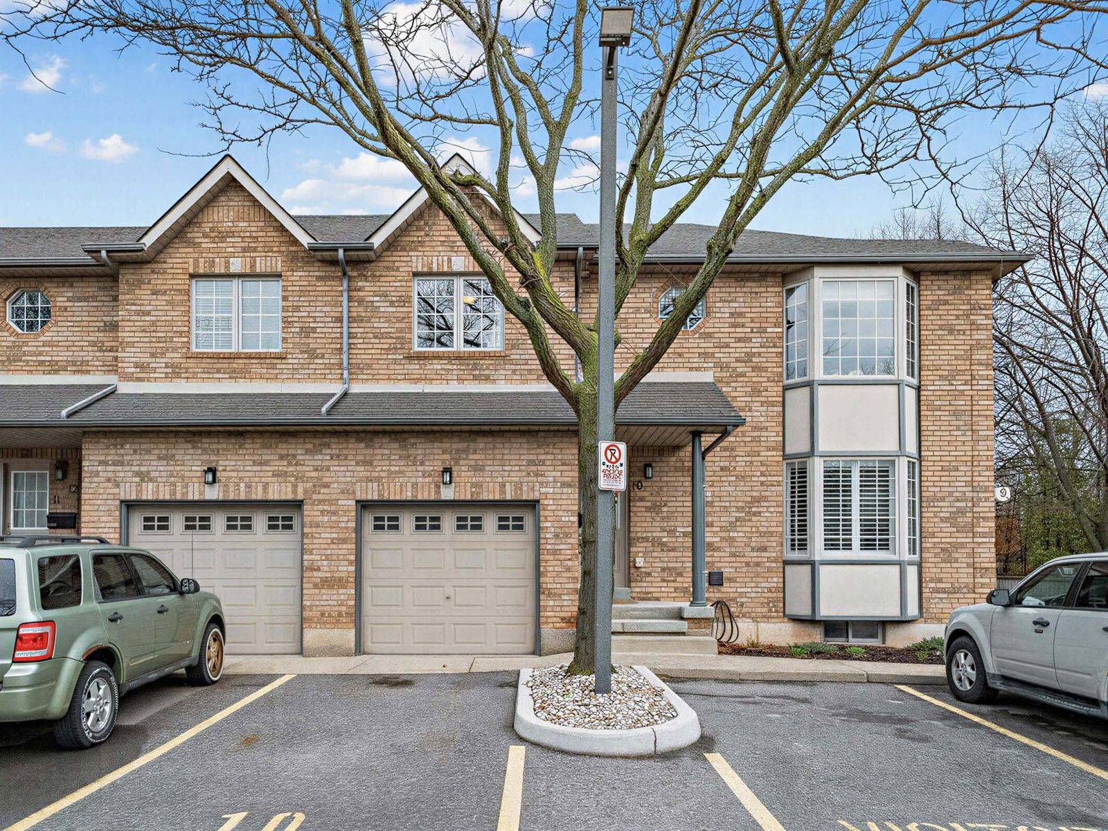 705 CUMBERLAND AVE #10, Burlington, ON L7N 3W4