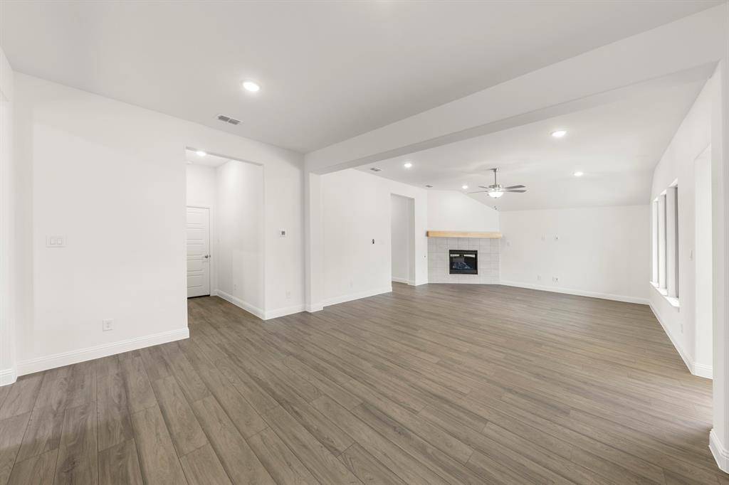 3821 Maize Avenue, Heartland, TX 75114