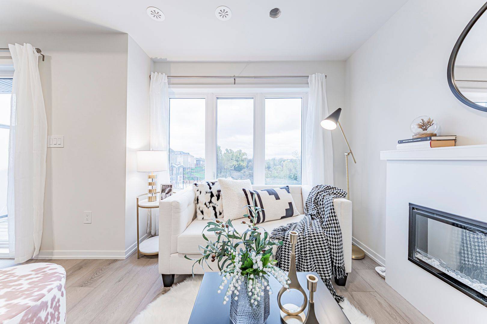 152 Matawin LN, Richmond Hill, ON L4B 0H8