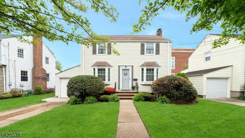 17 Brookdale Rd, Bloomfield Twp., NJ 07003