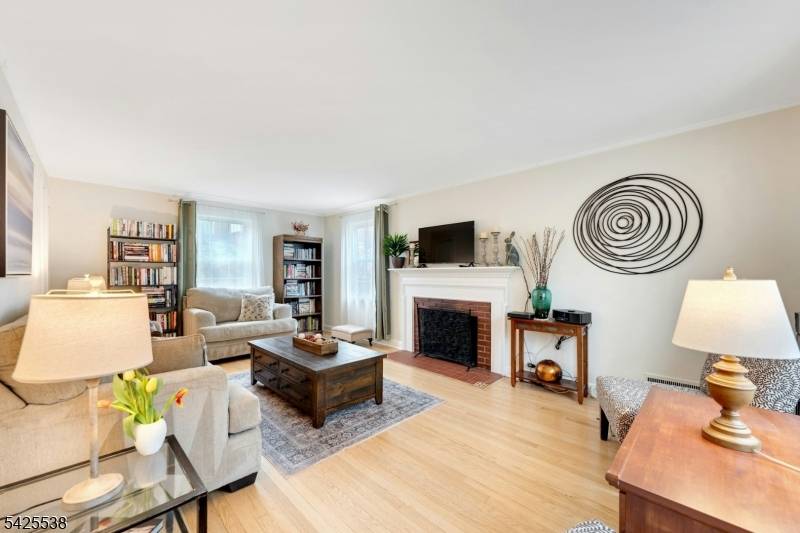 17 Brookdale Rd, Bloomfield Twp., NJ 07003