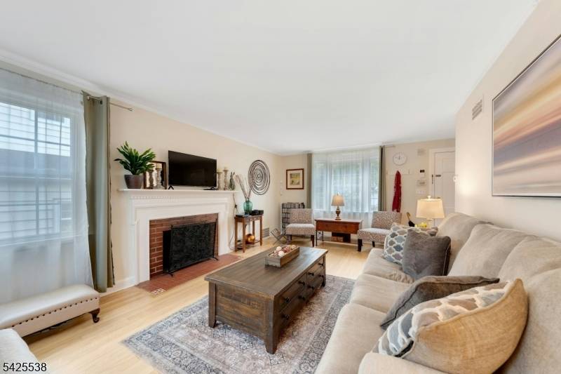 17 Brookdale Rd, Bloomfield Twp., NJ 07003