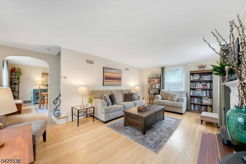 17 Brookdale Rd, Bloomfield Twp., NJ 07003