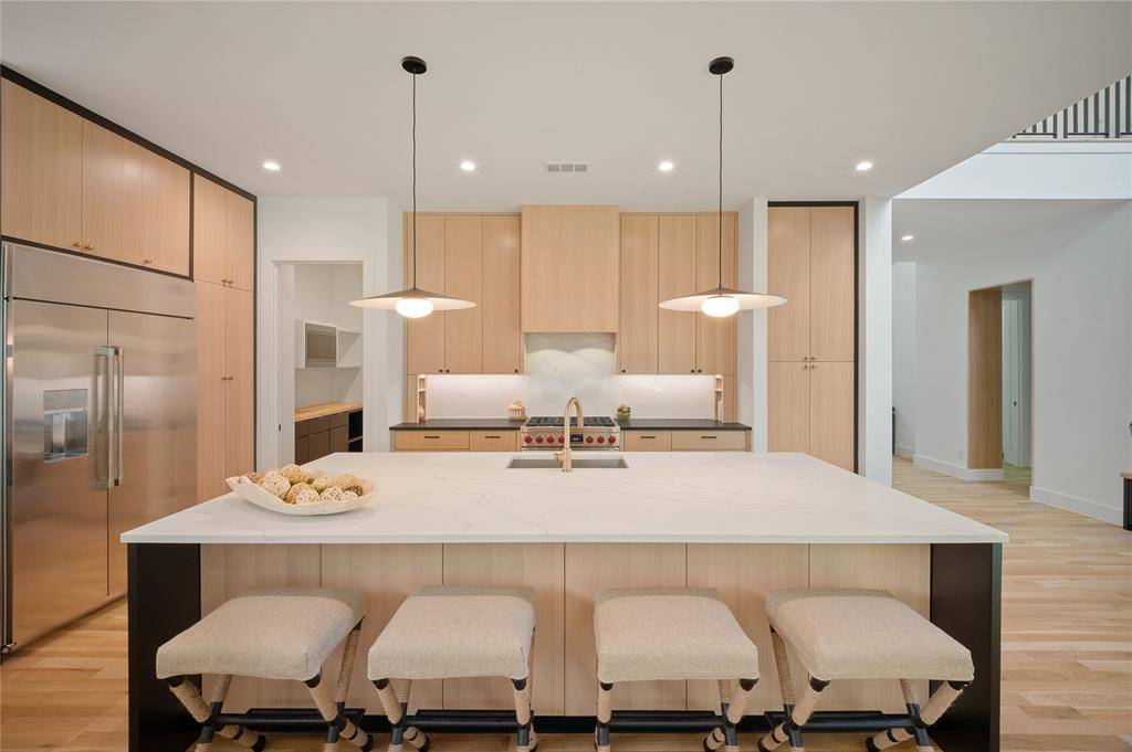 6906 Clayton Avenue, Dallas, TX 75214