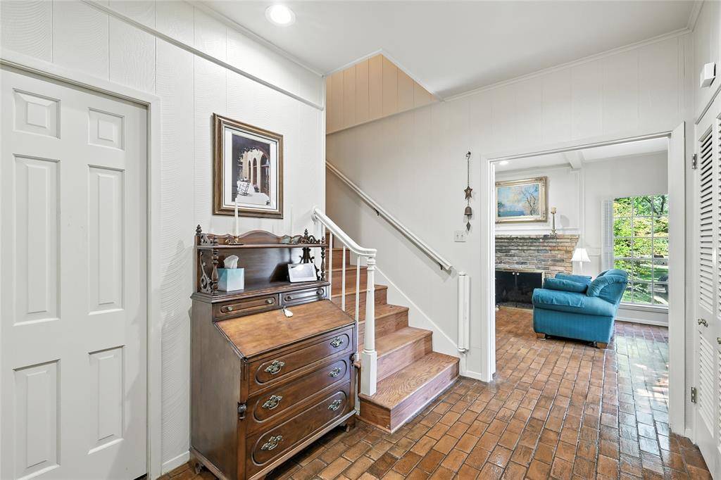 4165 Shady Valley Drive, Arlington, TX 76013