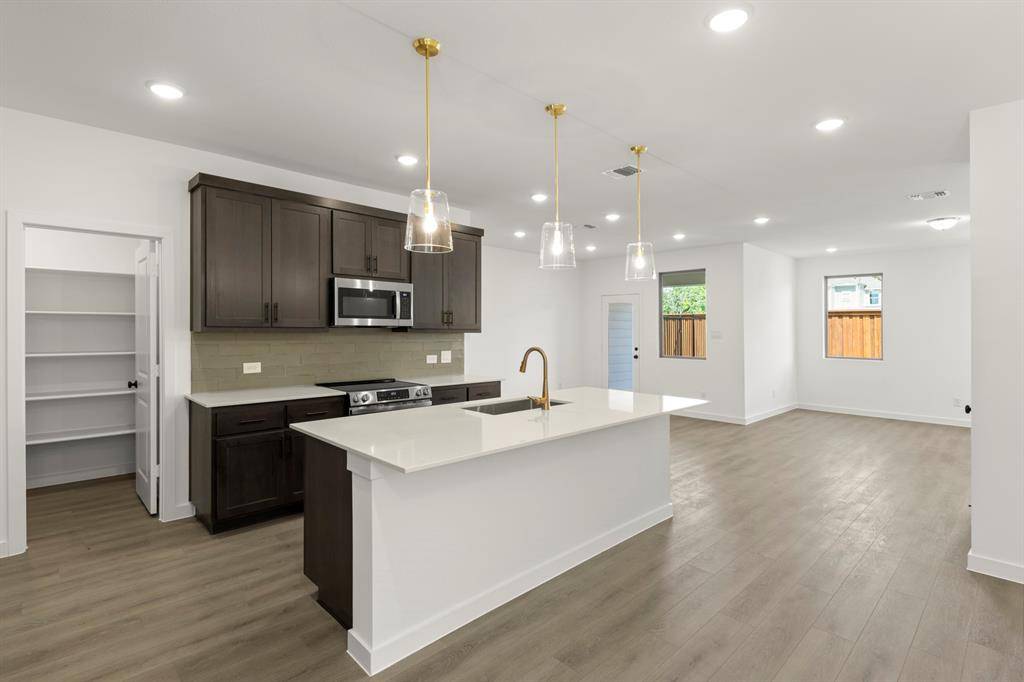 6915 Mission Tejas Drive, Dallas, TX 75228