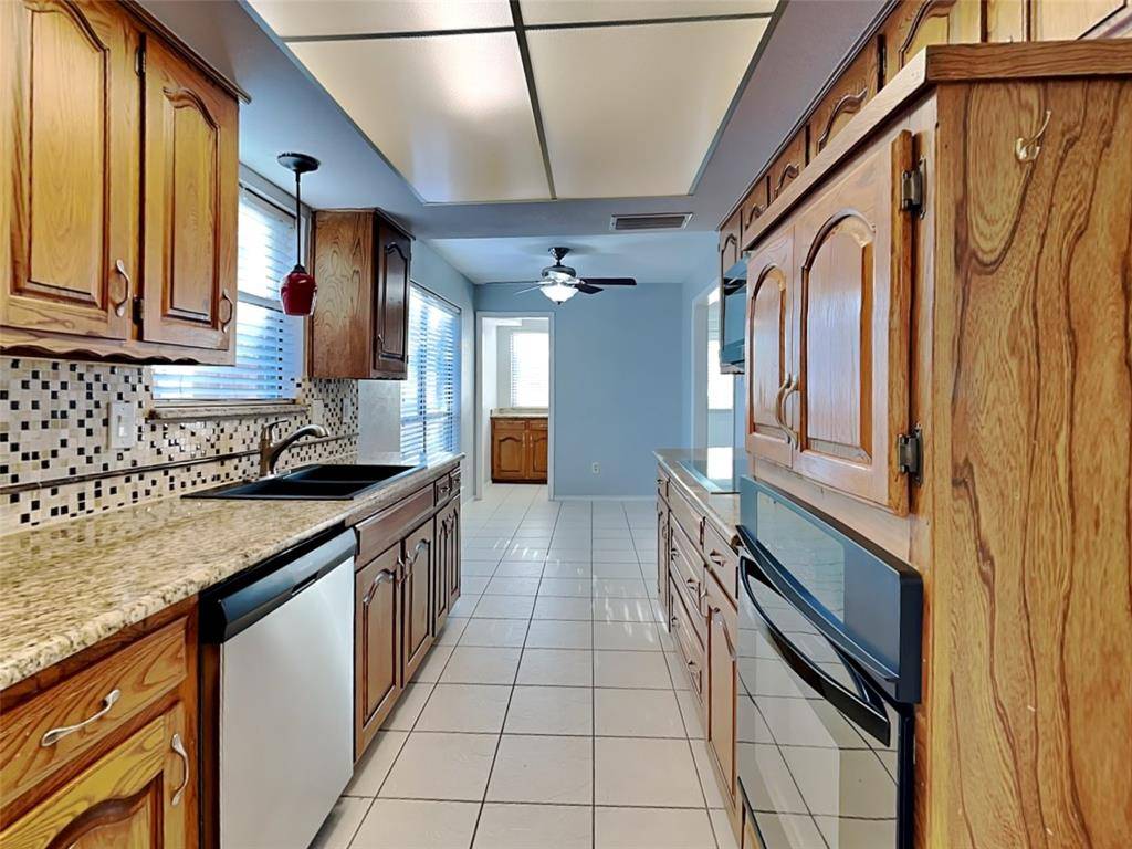 1920 Oakbluff Drive, Carrollton, TX 75007