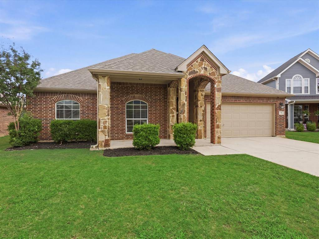 708 Date Court, Burleson, TX 76028