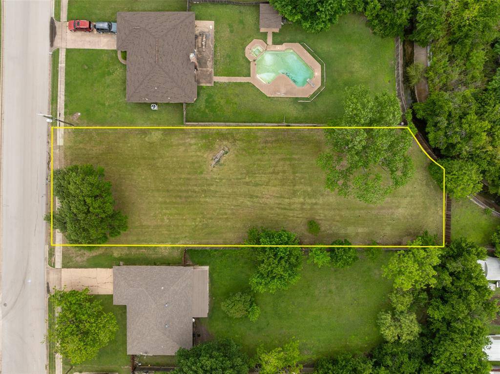 1023 Bryant Street, Benbrook, TX 76126