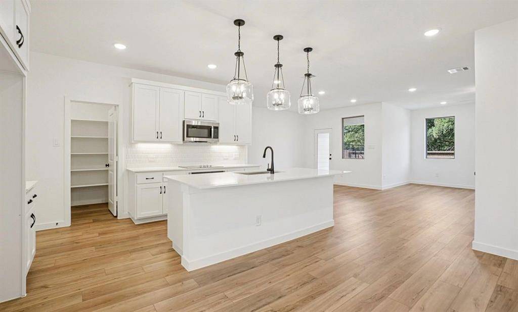 6923 Mission Tejas Drive, Dallas, TX 75228