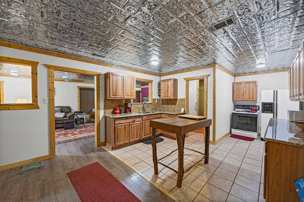 153 Center Loop, Whitney, TX 76692