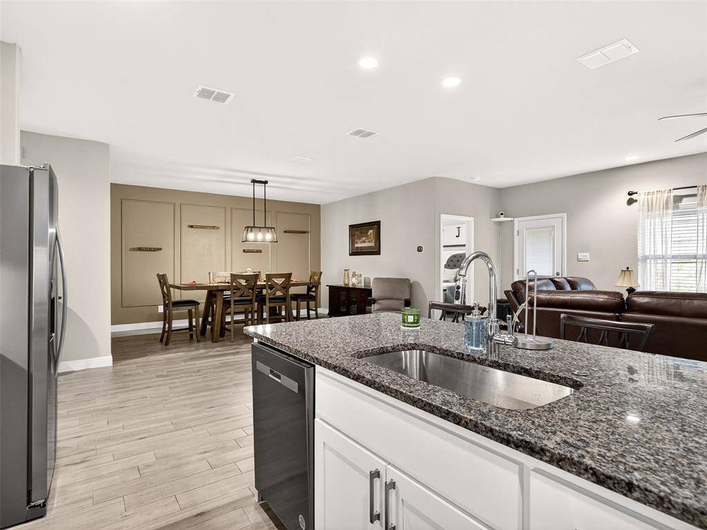 805 Alexandria Lane, Joshua, TX 76058