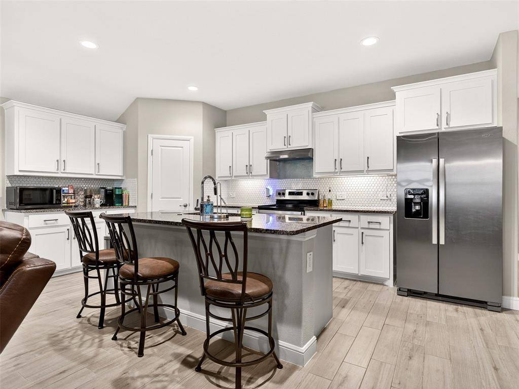 805 Alexandria Lane, Joshua, TX 76058