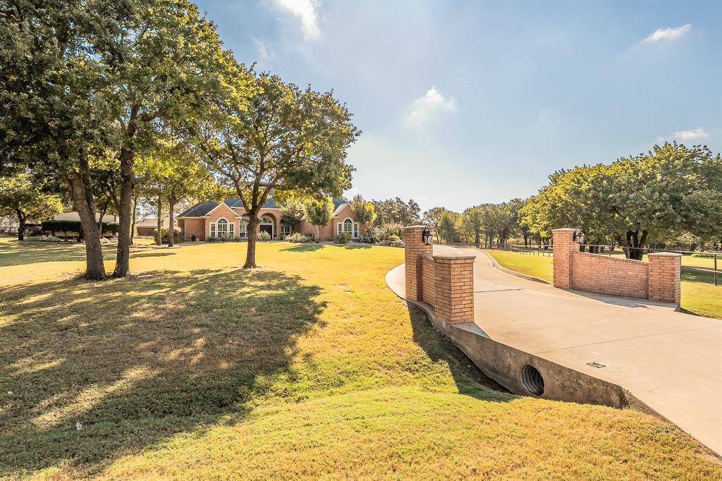 225 Sherry Lane, Burleson, TX 76028