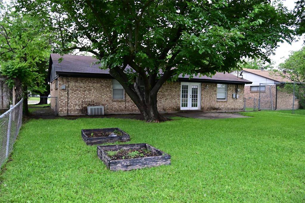 2216 Motley Drive, Mesquite, TX 75150