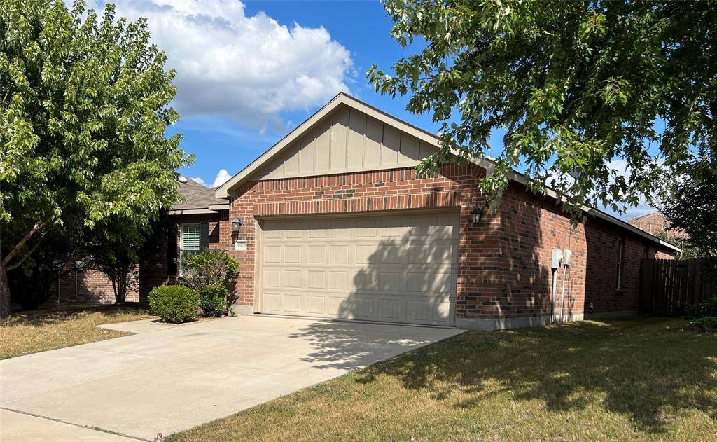 6928 Derbyshire Drive, Fort Worth, TX 76137