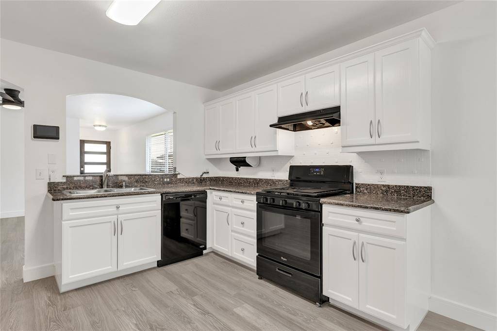 1108 Cottage Grove Circle, Bryan, TX 77801