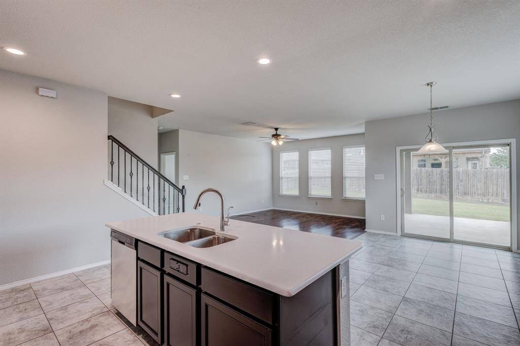 5529 Las Lomas Lane, Denton, TX 76208