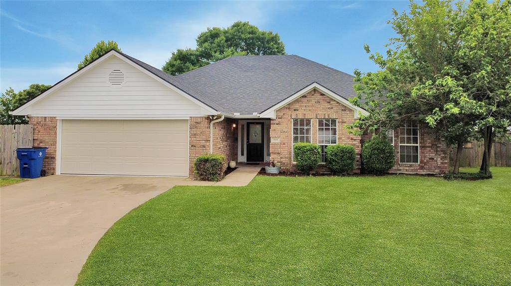 709 Elm Circle, Van Alstyne, TX 75495