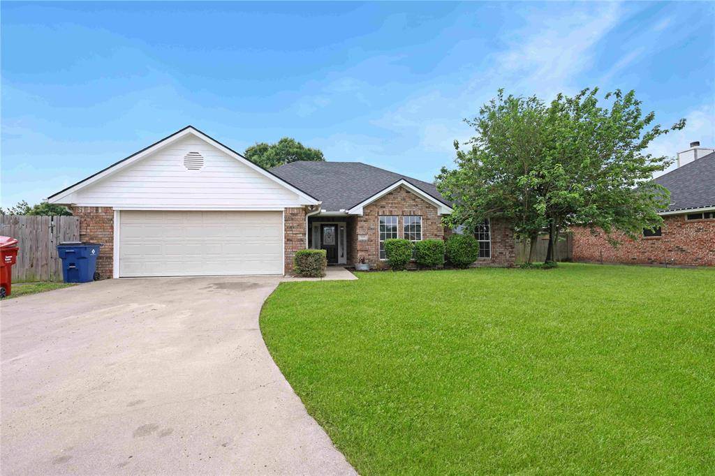 709 Elm Circle, Van Alstyne, TX 75495