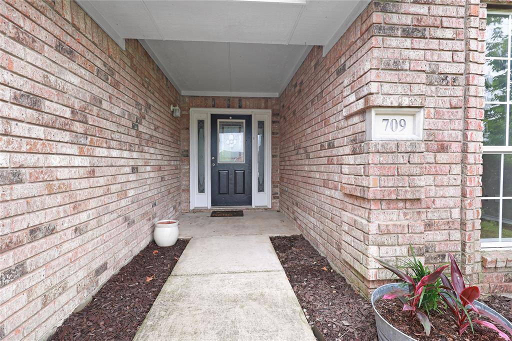 709 Elm Circle, Van Alstyne, TX 75495