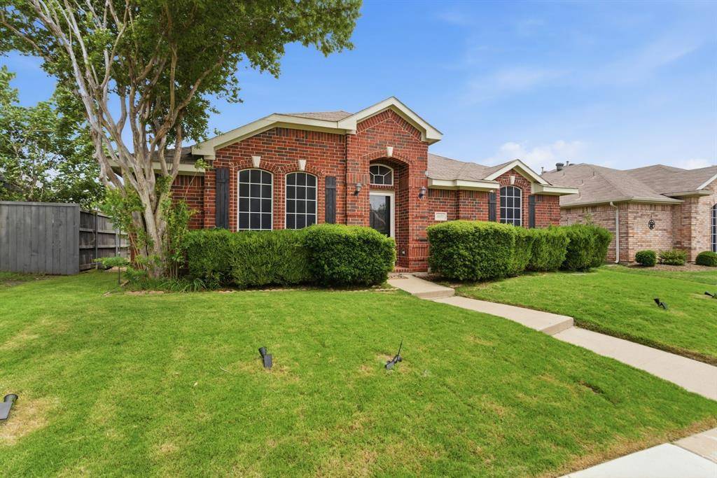 1633 Yellowstone Avenue, Lewisville, TX 75077