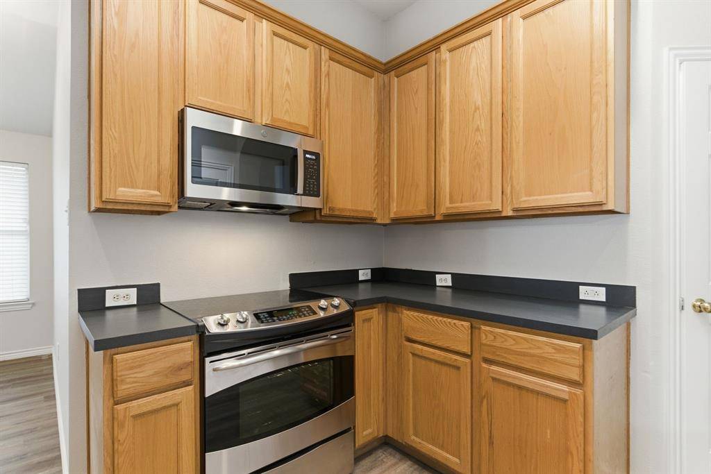 1633 Yellowstone Avenue, Lewisville, TX 75077