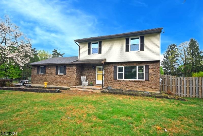 16 Abrams Rd, Holland Twp., NJ 08848
