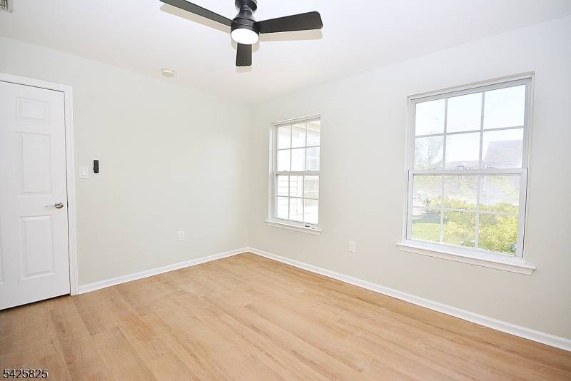 24 Straton Ct, Sayreville Boro, NJ 08859