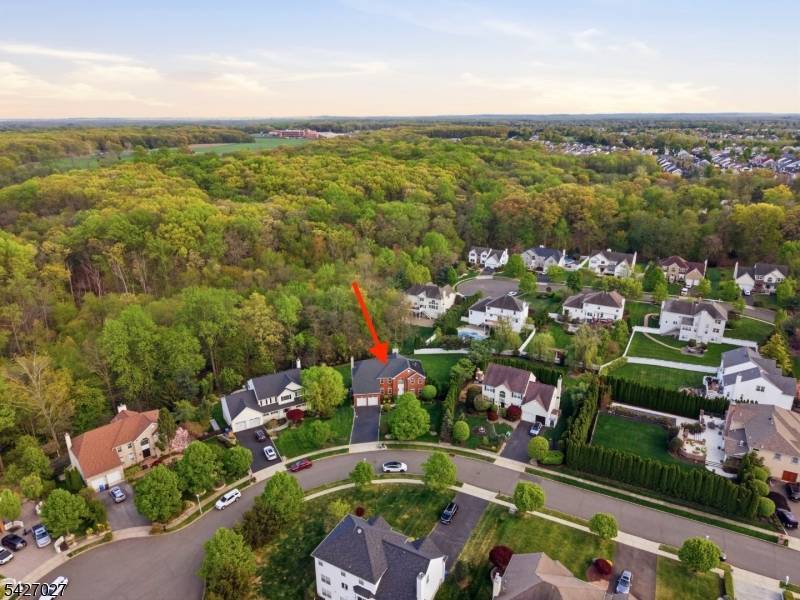 5 Robert Ct, Monroe Twp., NJ 08831