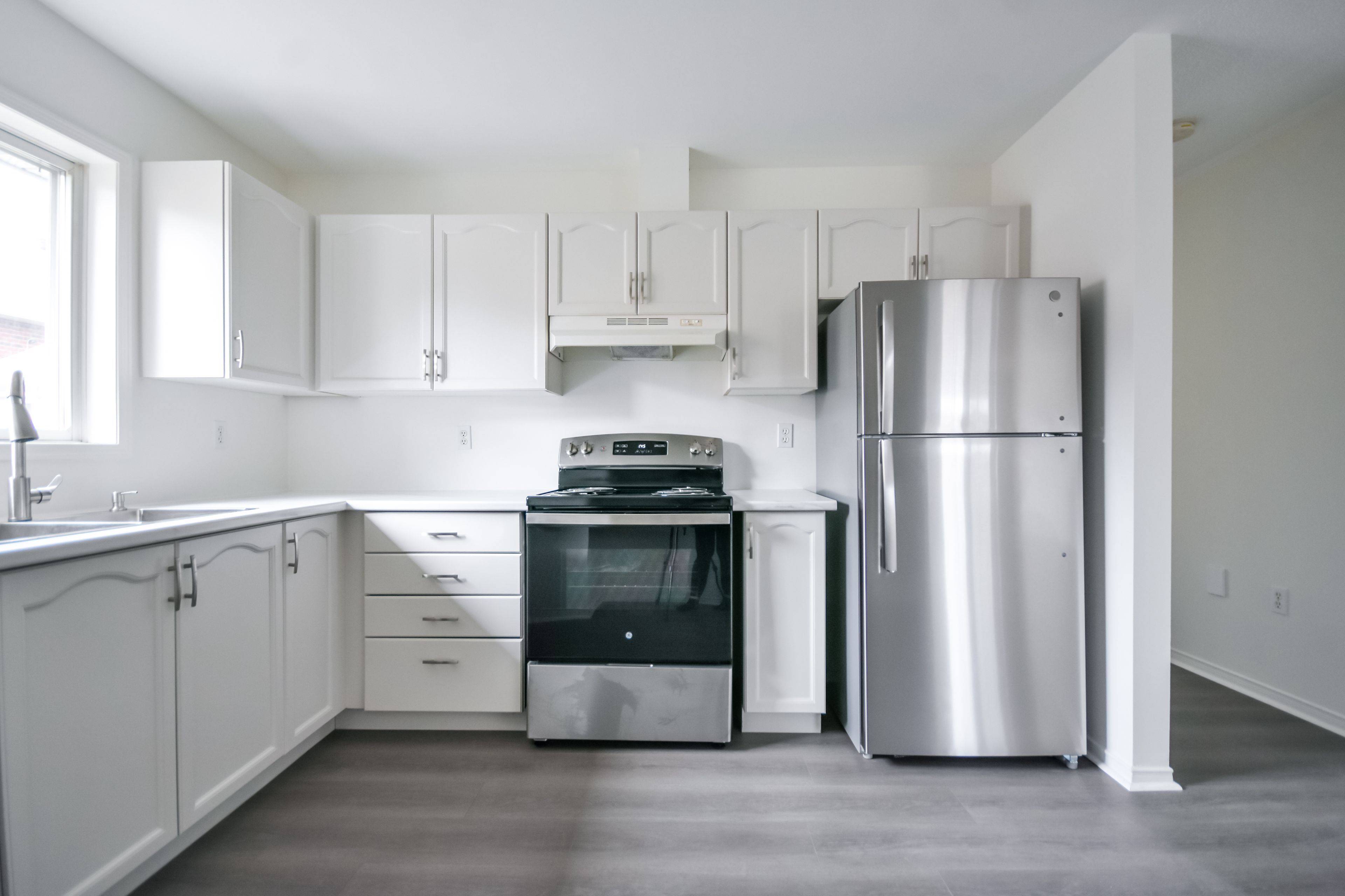 42 Hanmer ST E, Barrie, ON L4M 6V1
