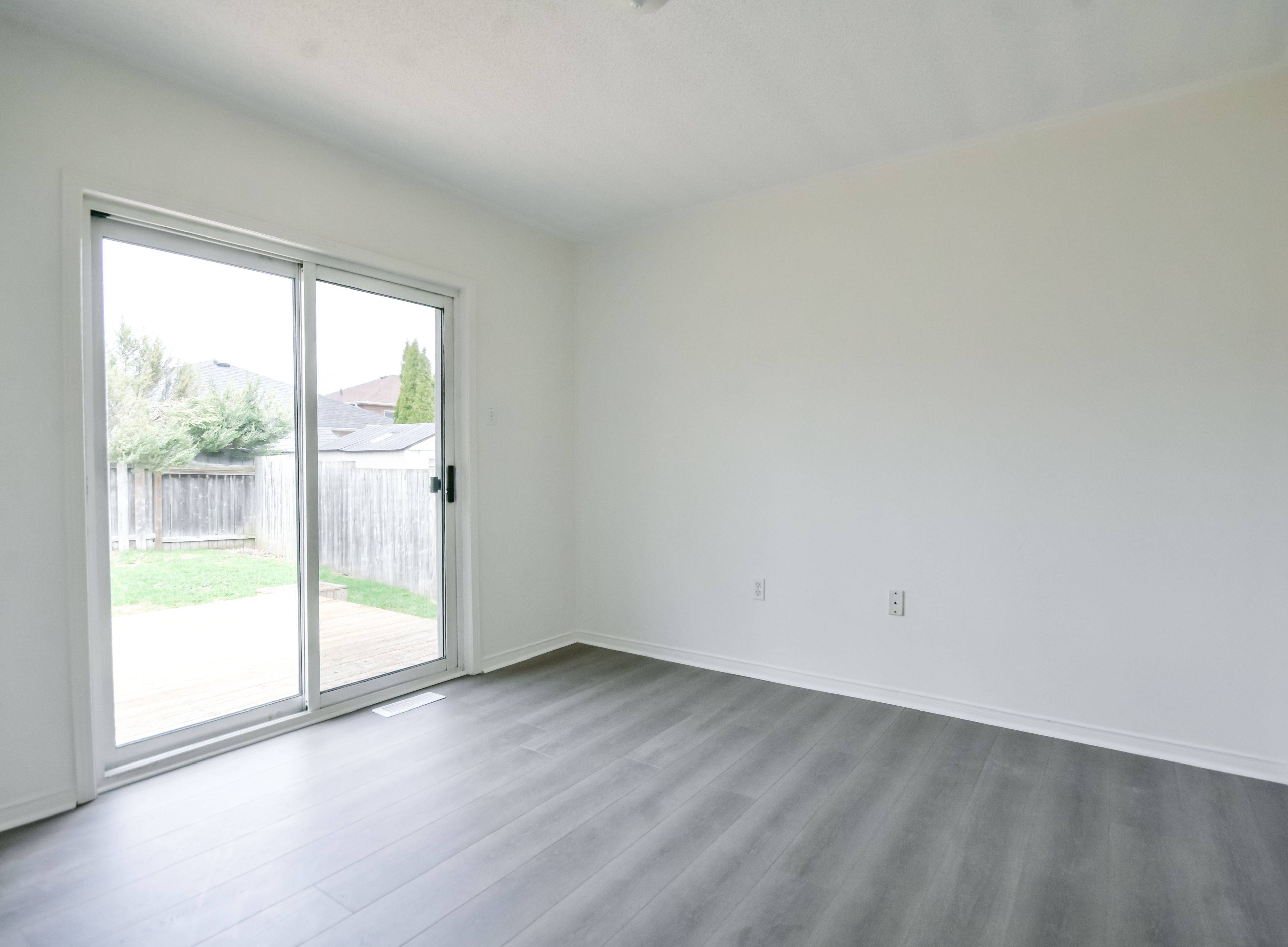 42 Hanmer ST E, Barrie, ON L4M 6V1