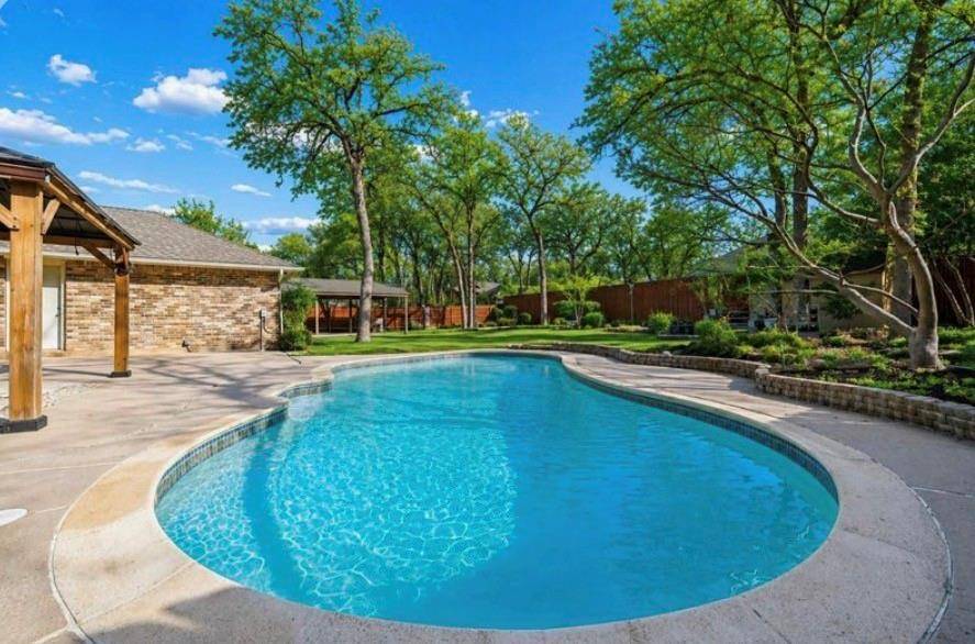 3804 Ashbury Lane, Bedford, TX 76021