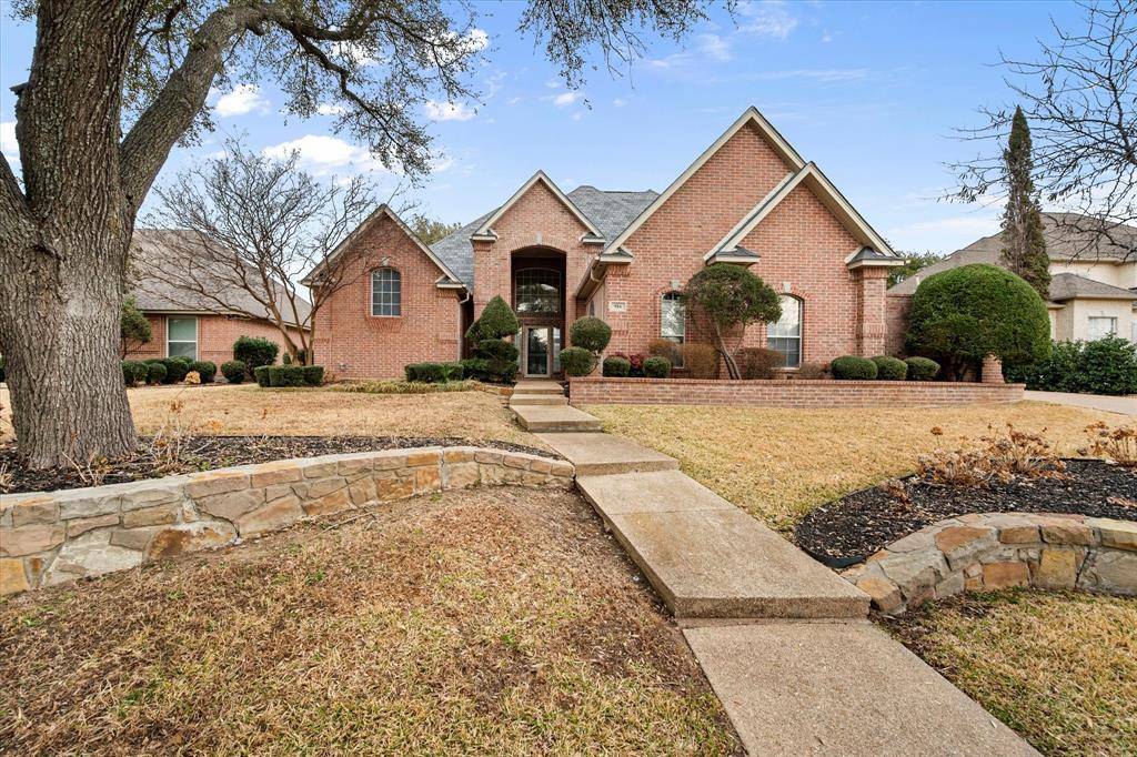 916 Riviera Drive, Mansfield, TX 76063