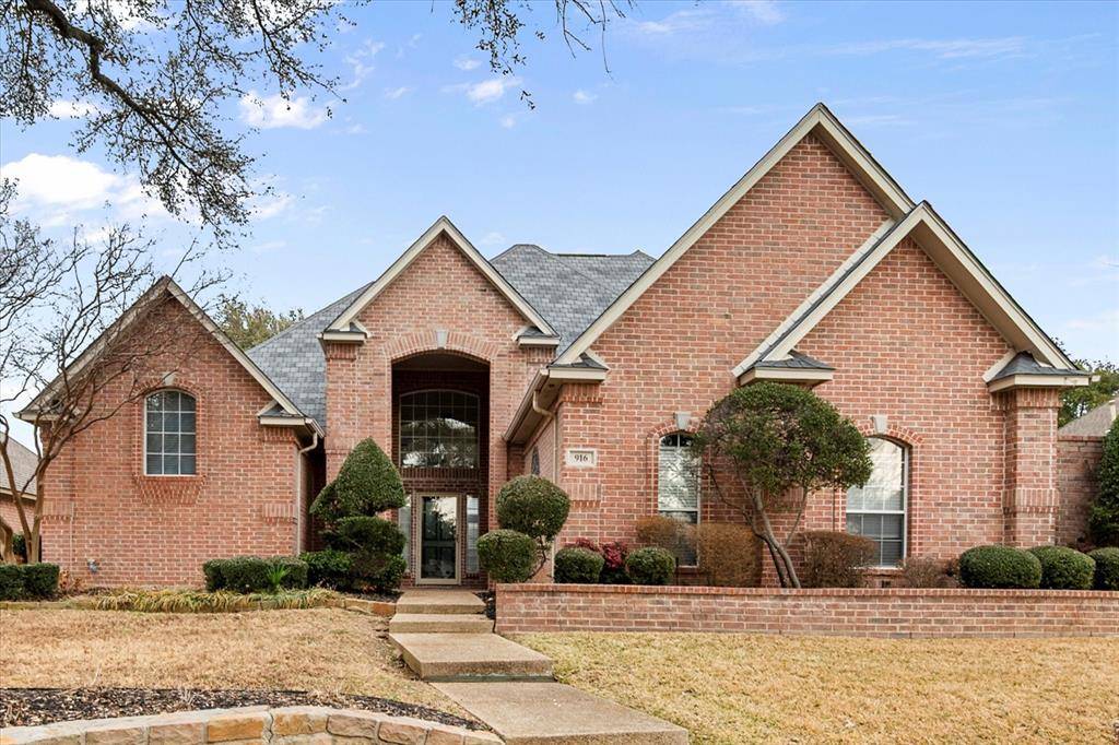 916 Riviera Drive, Mansfield, TX 76063