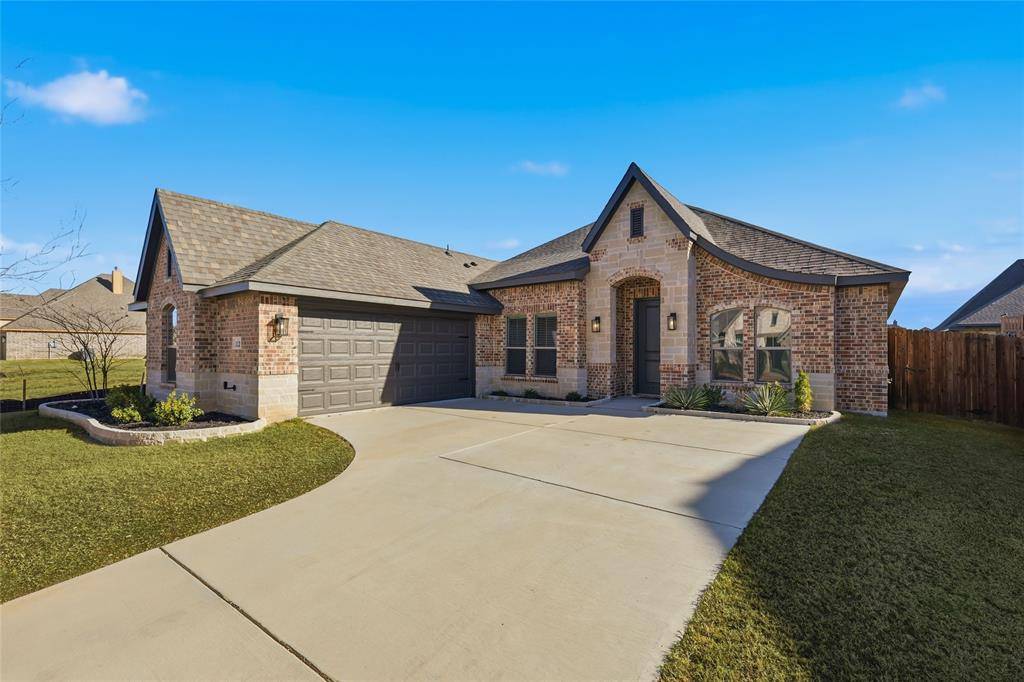 112 Mockingbird Hill, Joshua, TX 76058