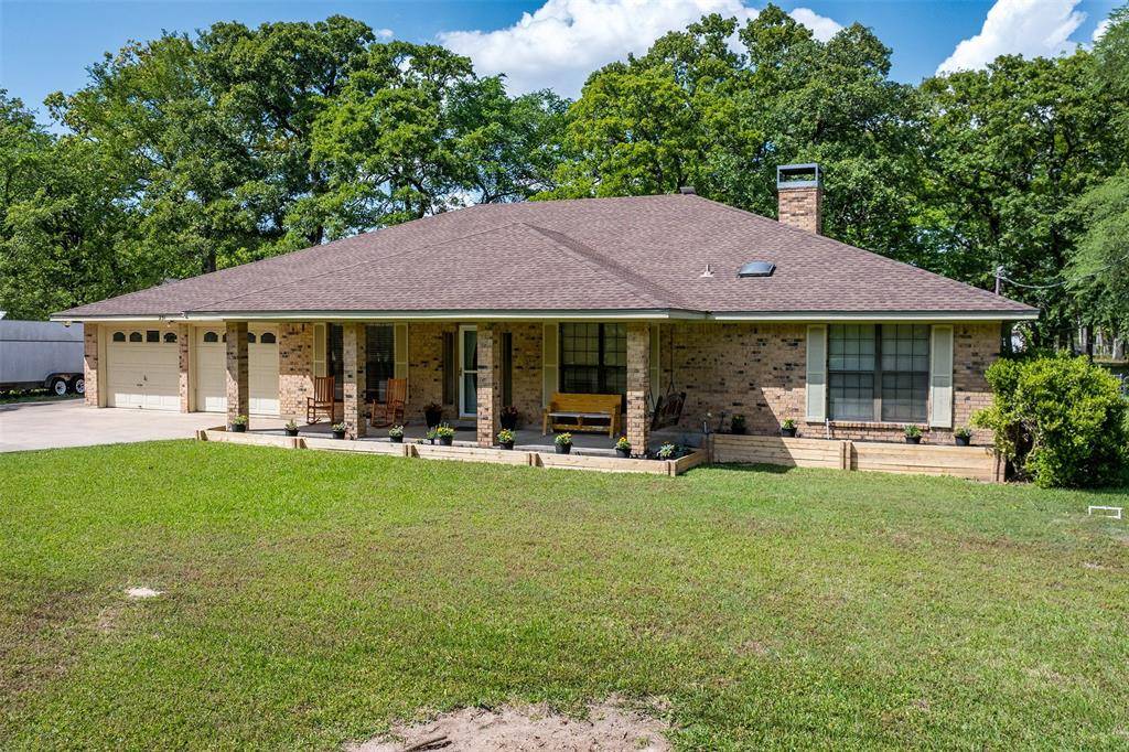 231 Cedarwood Drive, Enchanted Oaks, TX 75156