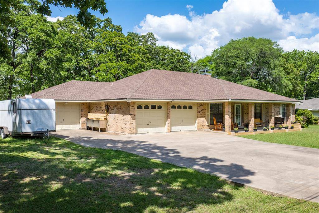 231 Cedarwood Drive, Enchanted Oaks, TX 75156