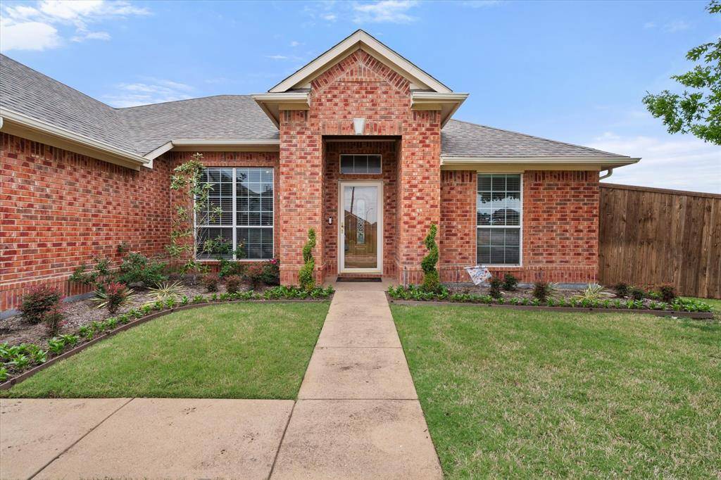 1419 Cowtown Drive, Mansfield, TX 76063