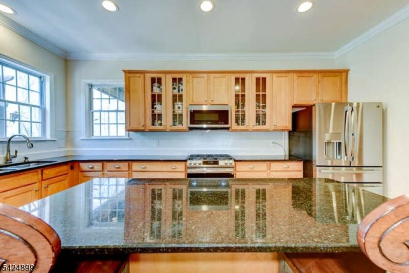 1812 Bellew Pl, South Plainfield Boro, NJ 07080