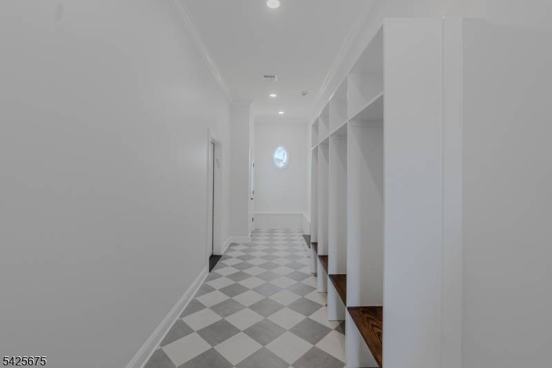 18 Woodside Rd, Springfield Twp., NJ 07081