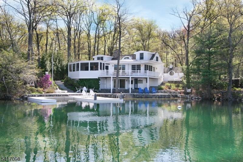 140 Lake End Rd, Rockaway Twp., NJ 07435