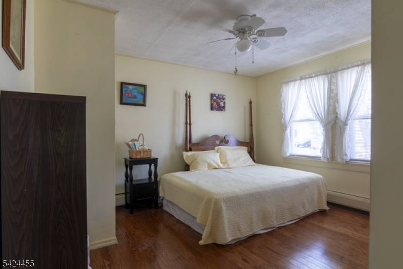 124 Chestnut St, Bridgewater Twp., NJ 08807