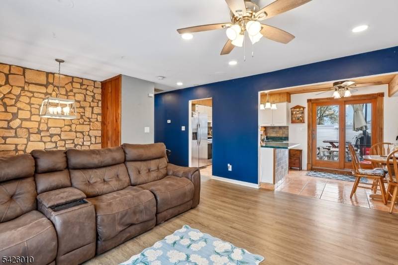 3138 Oceanic Dr, Toms River Township, NJ 08753