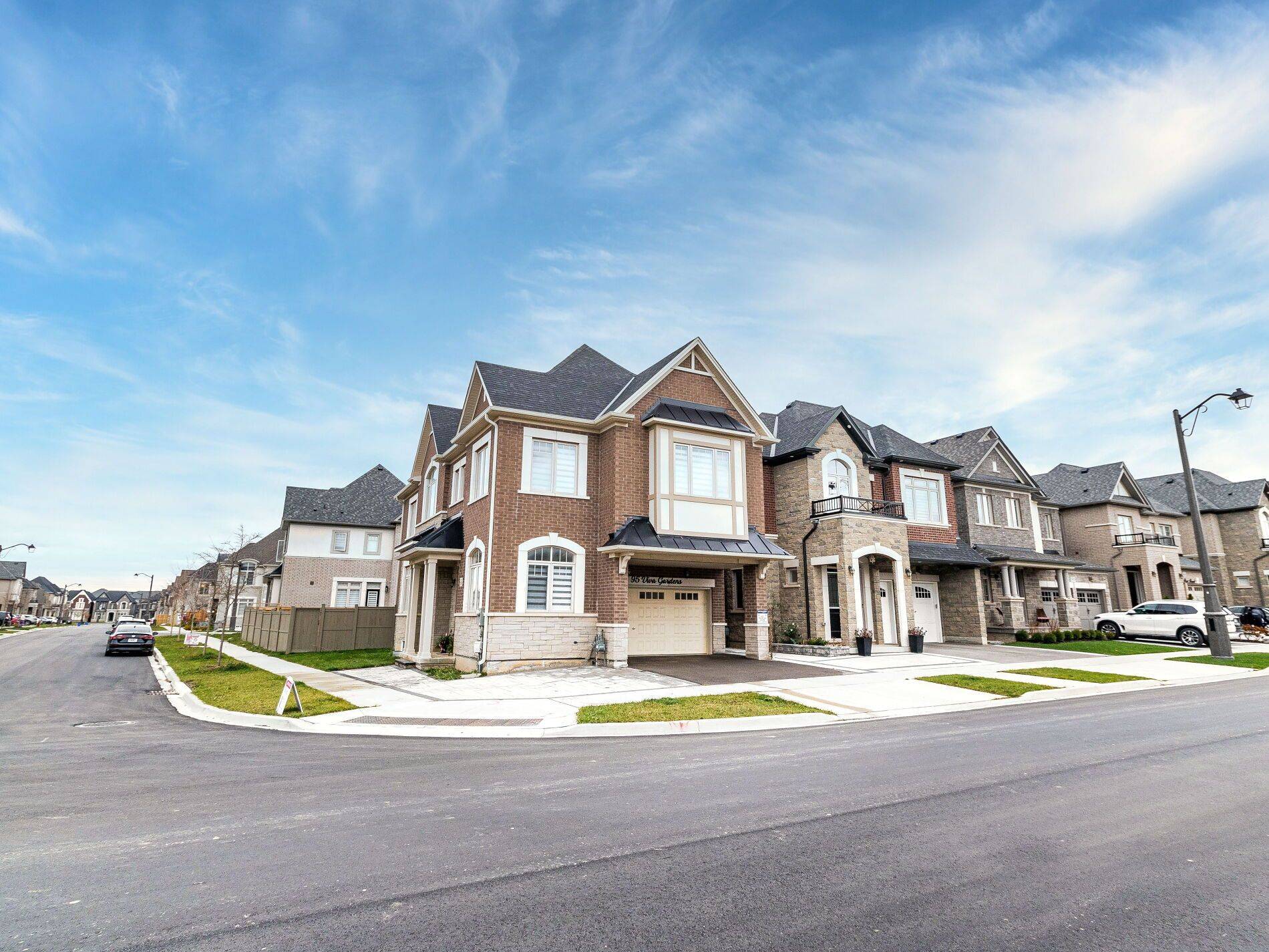 95 Viva GDNS, Oakville, ON L6H 0Z2